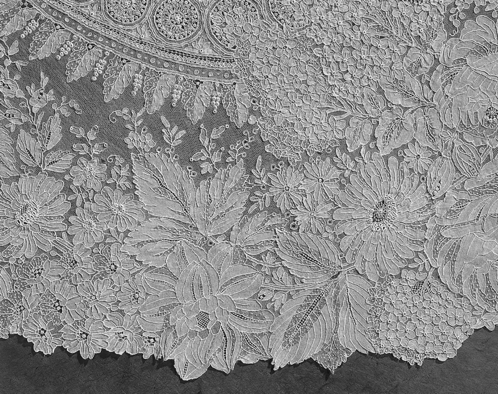 Exposition Dentelle de Bruxelles, de la réalité à la fiction_Musée Mode & Dentelle ©Y.Peeters-A.Dohet