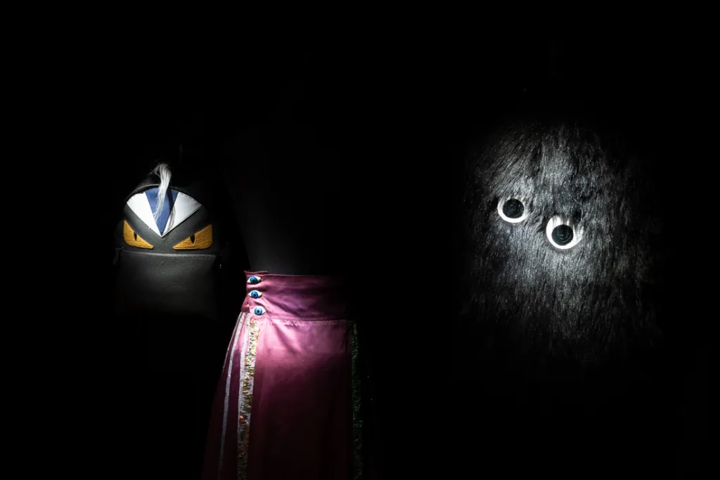 Exposition Back Side Fashion from behind_Musee Mode & Dentelle ©detiffe.com