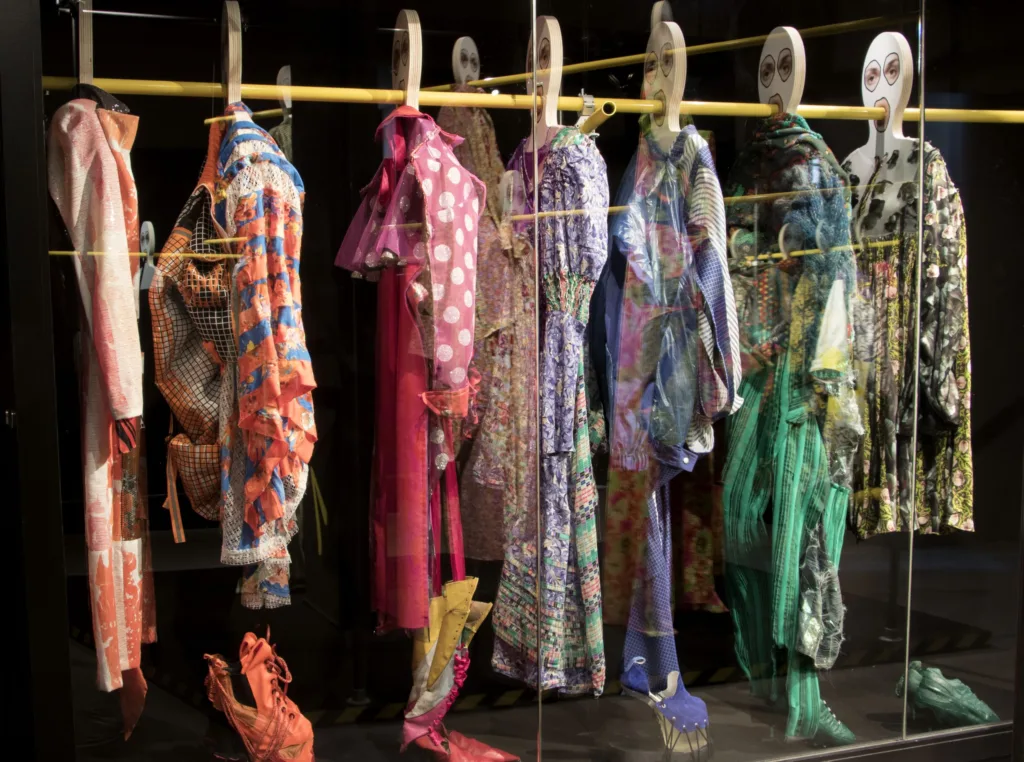 Exposition LOL by La Cambre Mode[s]_Musee Mode & Dentelle ©V.Gineste