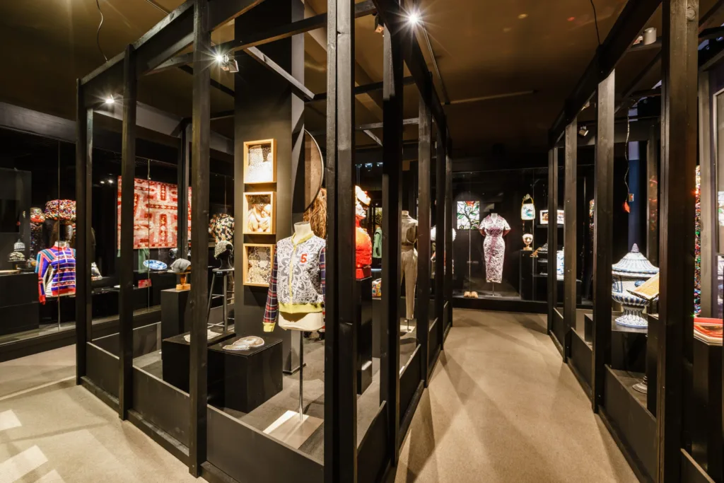 Exposition Reflection by Jean-Paul Lespagnard_Musee Mode & Dentelle ©Actions et Services