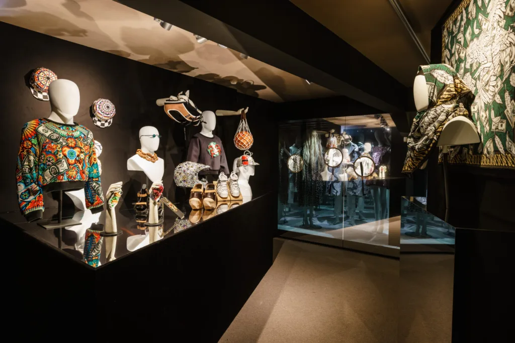 Leçon de Mode 16. Reflection by Jean-Paul Lespagnard ©action-service