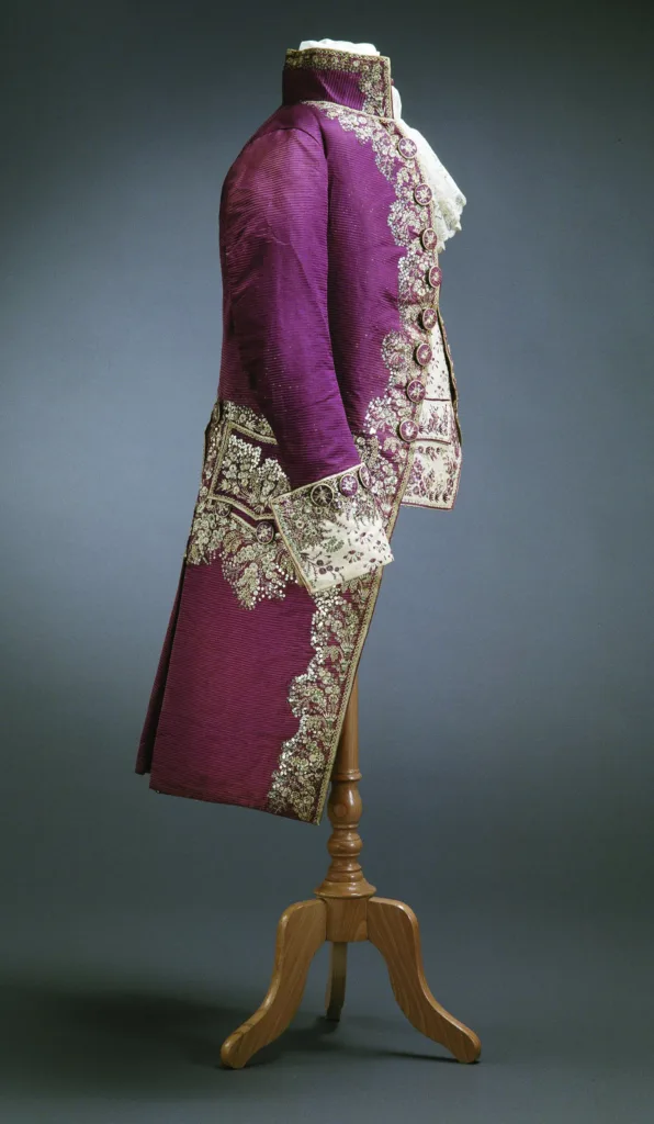 Habit de cour 1785-1790_Musee Mode & Dentelle ©Y.Peeters-A.Dohet