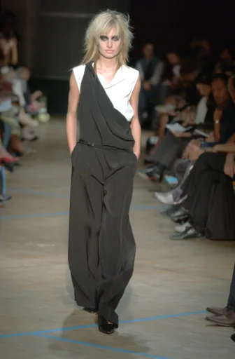 © CatwalkPictures, Etienne Tordoir_Jean-Paul Knott_SS 2003