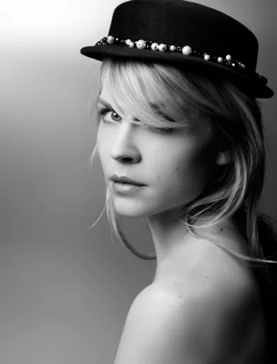 © Maison Michel, Photo Karl Lagerfeld_ Clémence Poésy