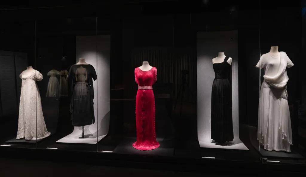 Showcase Classical restraint: Antiquity became a key source of inspiration, Empire dress
