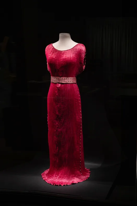 Evening dress raspberry color pleated silk taffeta, wood, printed silk satin